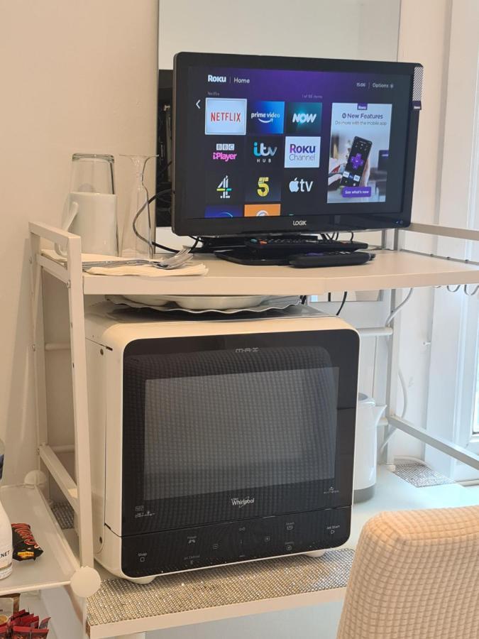 Homestay The White House Waltham Cross
