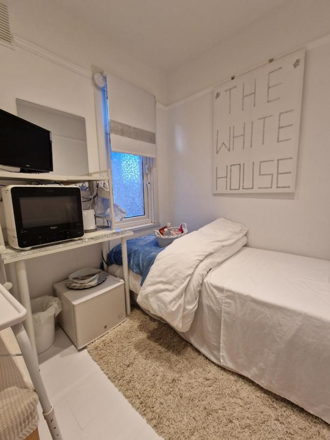 Homestay The White House Waltham Cross