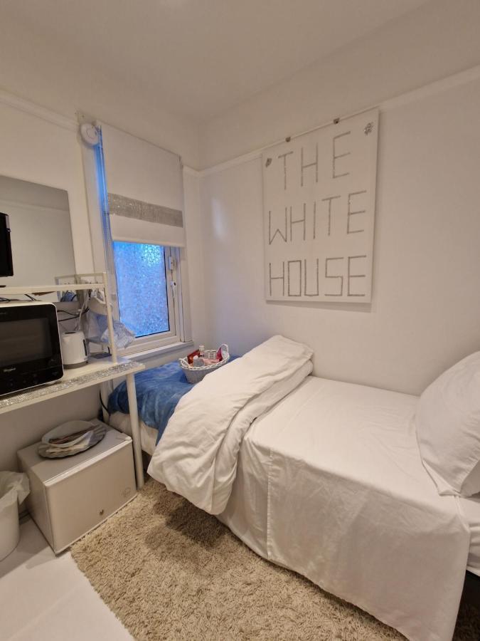 The White House Homestay