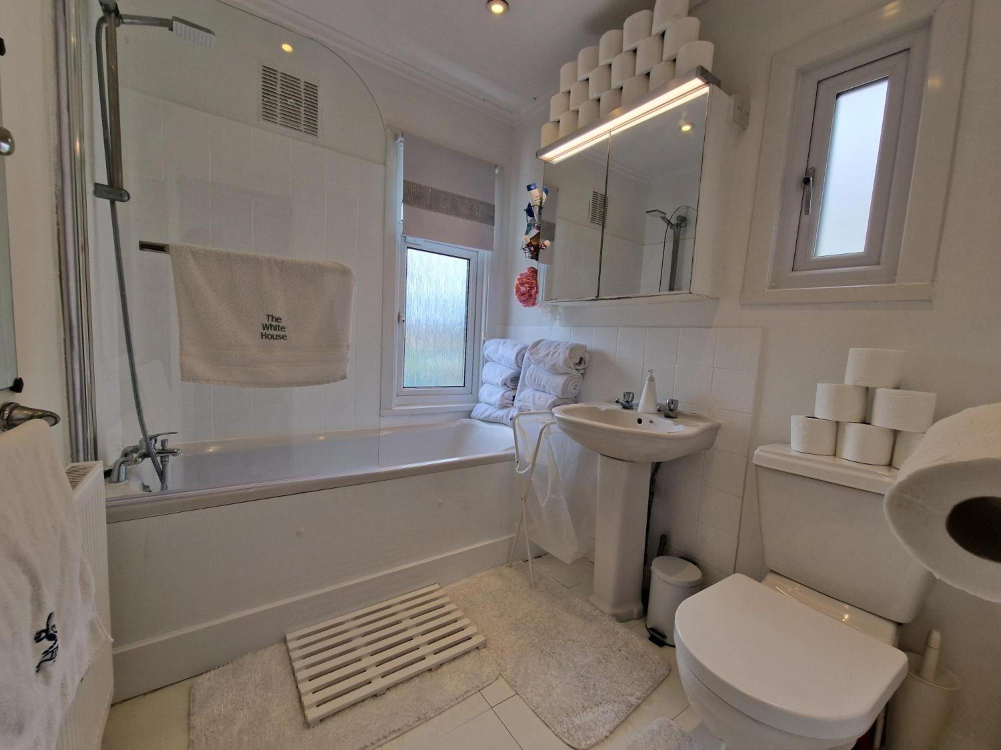 The White House Homestay