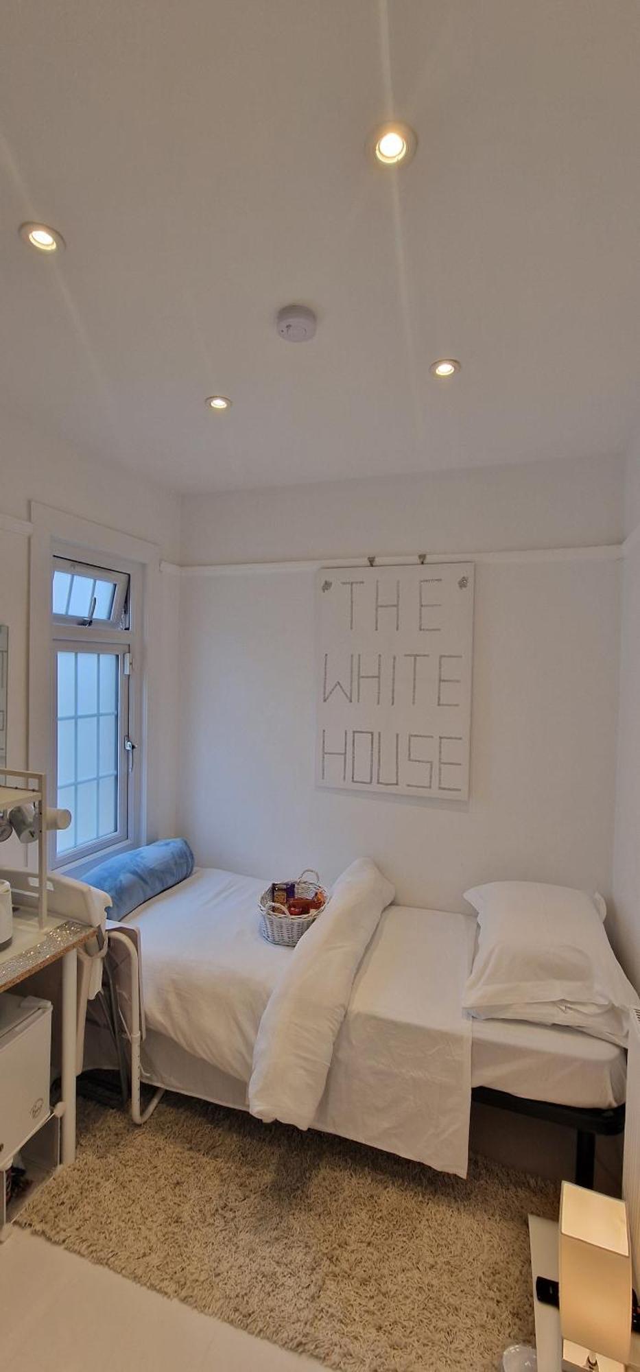 The White House * Waltham Cross